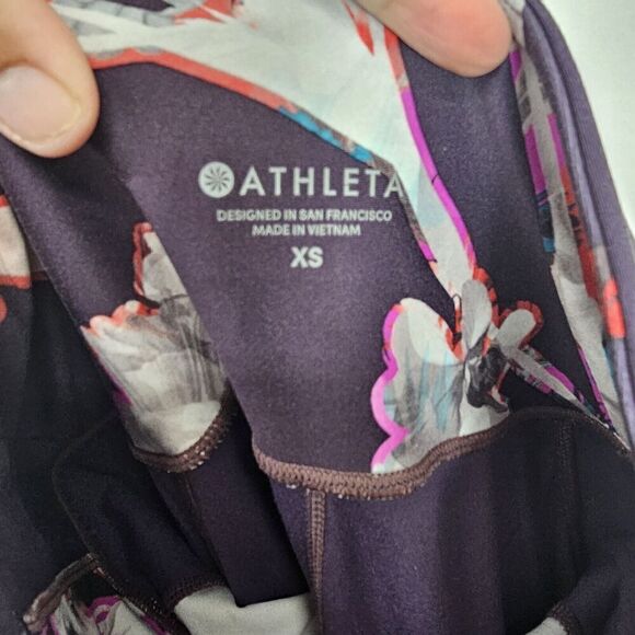 Athleta Salutation Stash Pocket Floral Magnolia Tight Regal Plum Women's Size XS - Picture 7 of 7